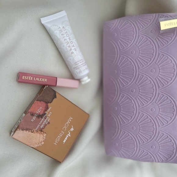 Estée Lauder Lavender Cosmetic Set - Picture 2 of 11